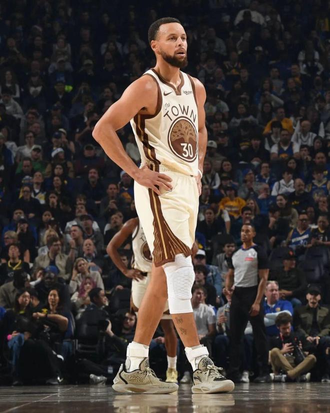 一年怒虧2個億,庫里和安德瑪的“孽緣”